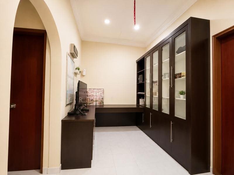 Rumah Teres 2-Tingkat untuk Dijual di Taman Gaya (Ulu Tiram) - Serene Chua - Study - PropertyGuru.com.my