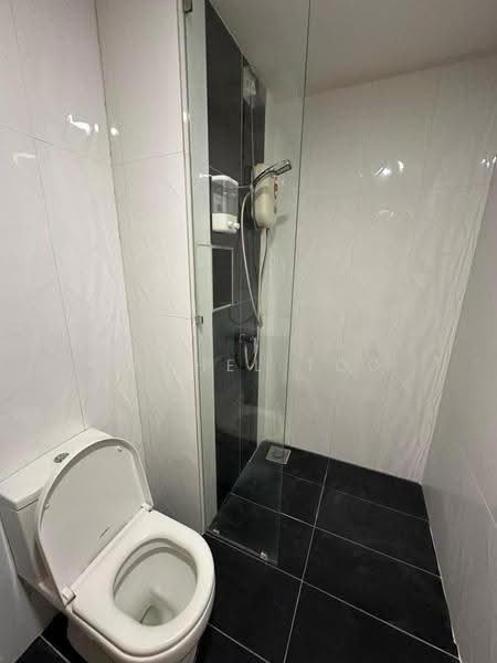 Kediaman Servis untuk Disewa di Menara Geno - Rachel Too - Bathroom - PropertyGuru.com.my