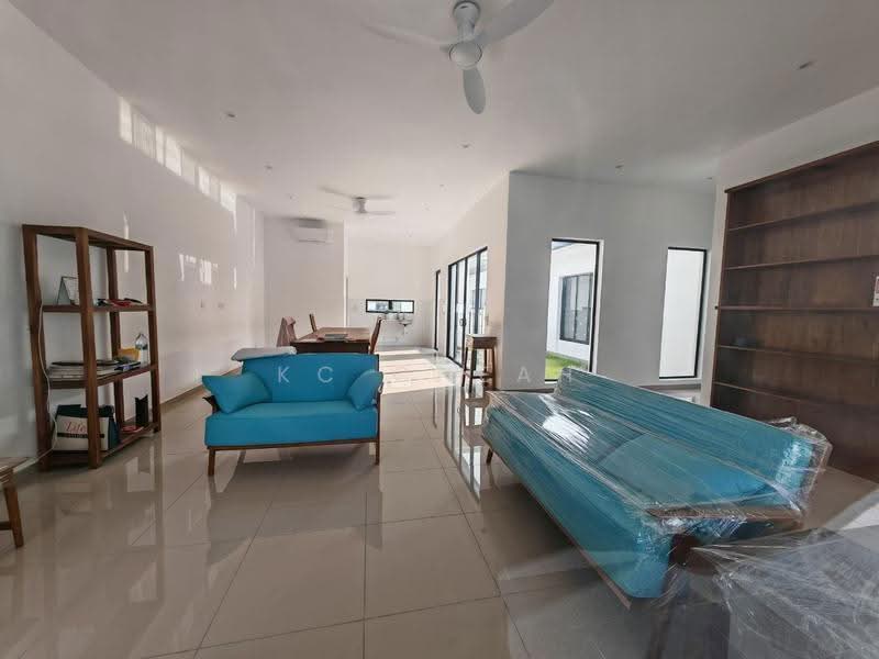 Rumah Teres 1-Tingkat untuk Disewa di Eco Grandeur (Puncak Alam) - KC Cheah - Living Room - PropertyGuru.com.my