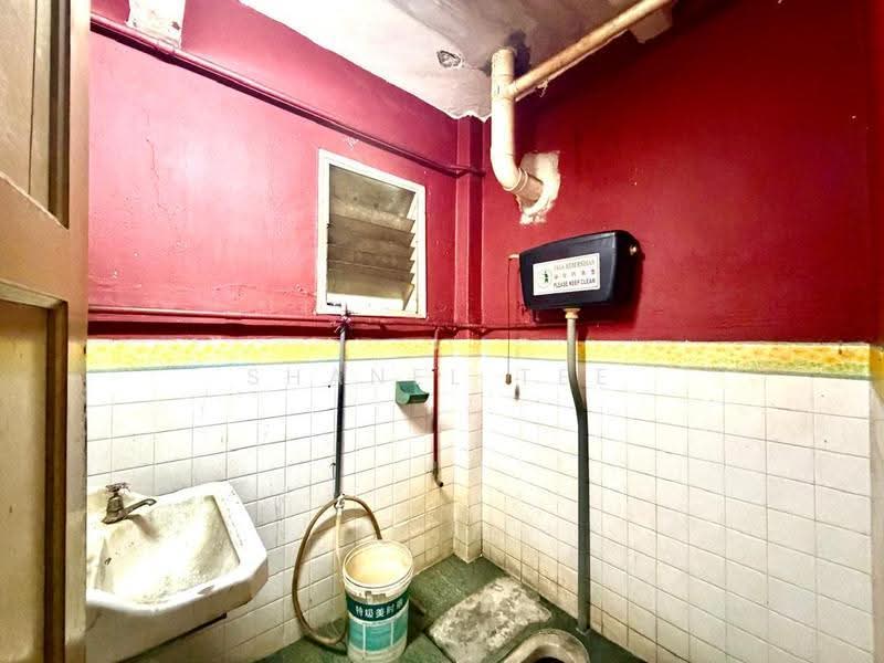 Shop for Sale in Kluang (Johor) - Shanel Tee - Bathroom - PropertyGuru.com.my