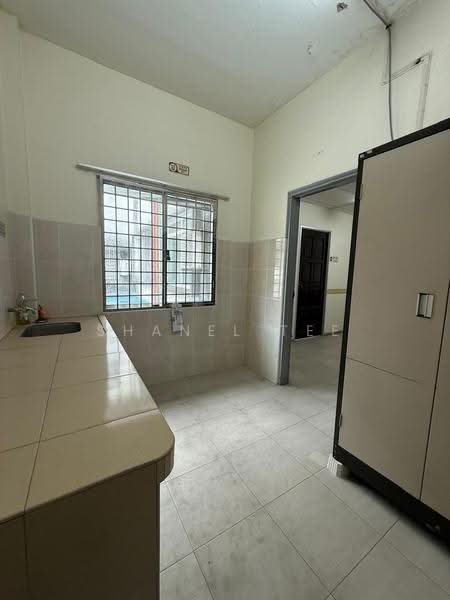 Shop for Sale in Kluang (Johor) - Shanel Tee - PropertyGuru.com.my