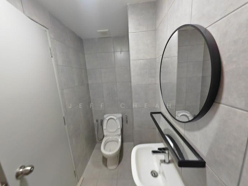 Kediaman Servis untuk Dijual di One Equine - Jeff Cheah - Bathroom - PropertyGuru.com.my
