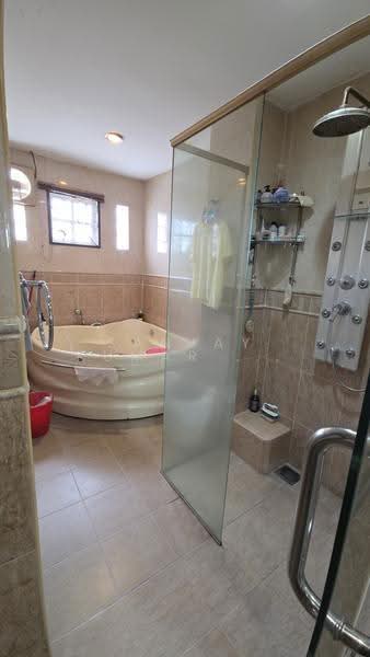 Semi-Detached House for Sale in Kota Damansara (Selangor) - Sanjay Kumar Sadananthan - Bathroom - PropertyGuru.com.my