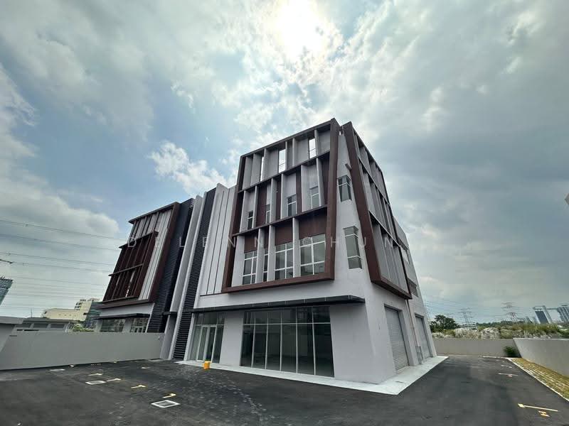 Semi-D Factory for Rent in Puchong (Selangor) - Delenn Chung - Exterior - PropertyGuru.com.my