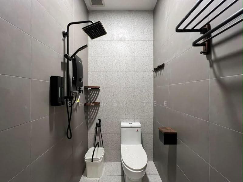 1-storey Terraced House for Sale in Taman Gunung Lambak (Kluang) - Shanel Tee - Bathroom - PropertyGuru.com.my
