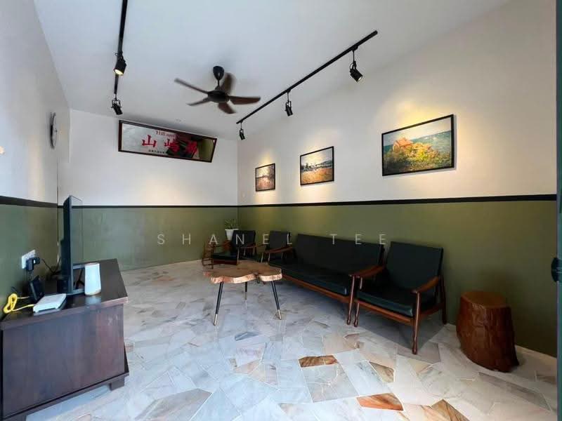 1-storey Terraced House for Sale in Taman Gunung Lambak (Kluang) - Shanel Tee - Living Room - PropertyGuru.com.my