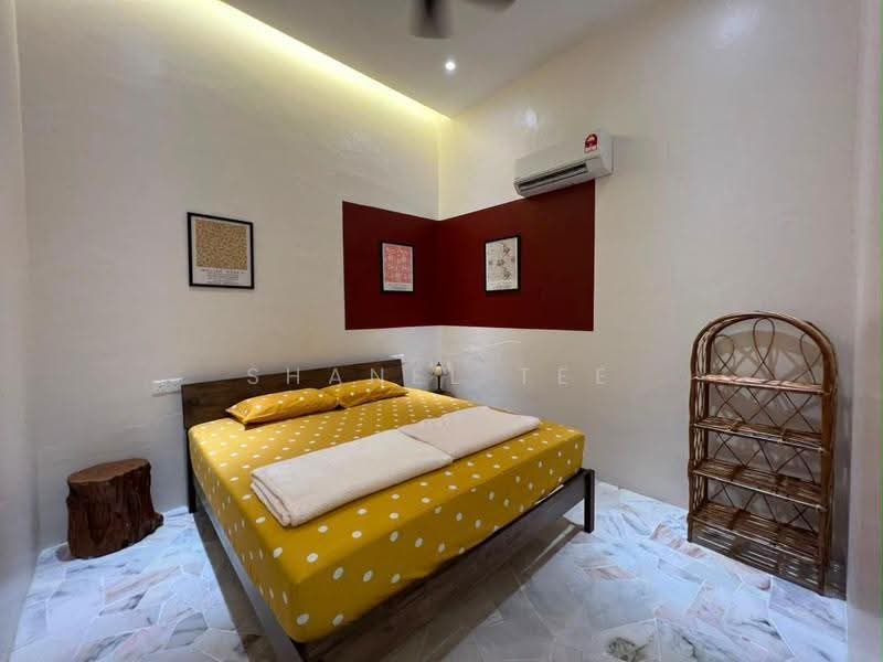 1-storey Terraced House for Sale in Taman Gunung Lambak (Kluang) - Shanel Tee - Bedroom - PropertyGuru.com.my