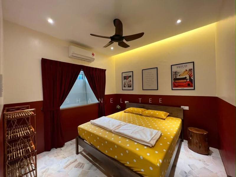 1-storey Terraced House for Sale in Taman Gunung Lambak (Kluang) - Shanel Tee - Bedroom - PropertyGuru.com.my
