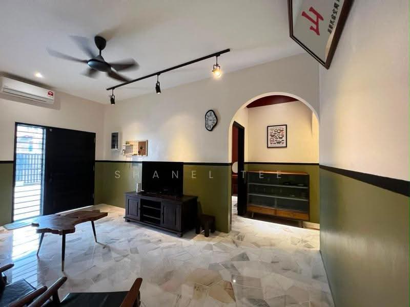 1-storey Terraced House for Sale in Taman Gunung Lambak (Kluang) - Shanel Tee - Living Room - PropertyGuru.com.my