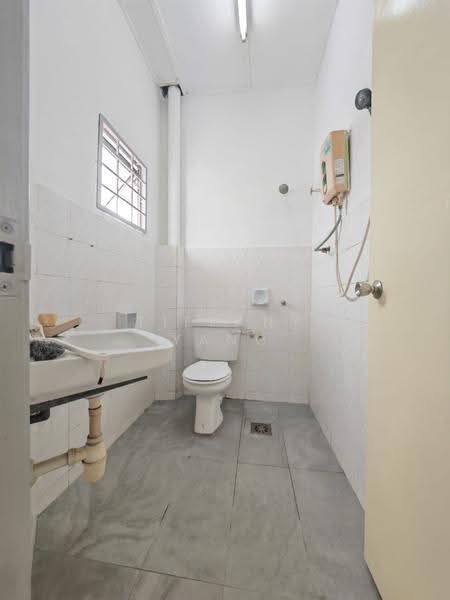 2-storey Terraced House for Sale in Bandar Baru Kundang (Rawang) - Tiffany Yang - Bathroom - PropertyGuru.com.my