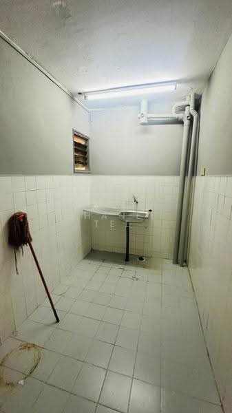 Rumah Flat untuk Dijual di Jalan Haji Manan Flat - Shanel Tee - Interior - PropertyGuru.com.my