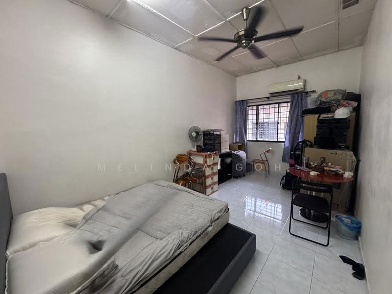 2-storey Terraced House for Sale in Taman Putra Indah (Seri Kembangan) - Melinda Goh - Bedroom - PropertyGuru.com.my