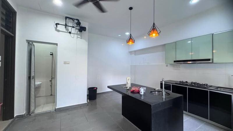 Cluster House for Rent in Johor Bahru (Johor) - Carson . - Kitchen - PropertyGuru.com.my