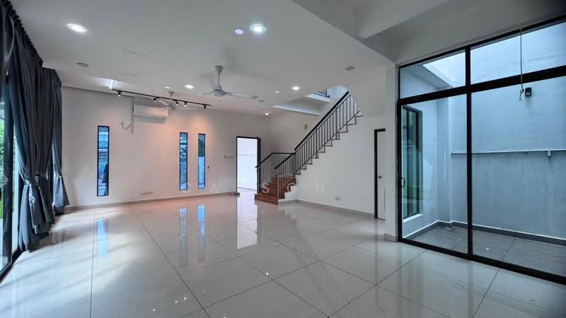 Cluster House for Rent in Johor Bahru (Johor) - Carson . - Living Room - PropertyGuru.com.my