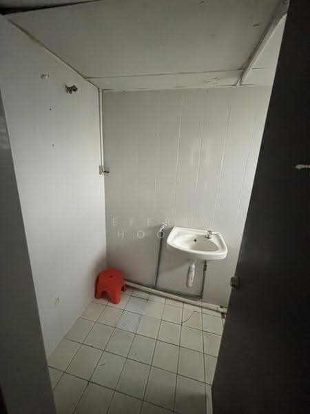 Kedai untuk Disewa di Lintang Pekan Baru (Klang) - Jeffrey Hoon - Bathroom - PropertyGuru.com.my