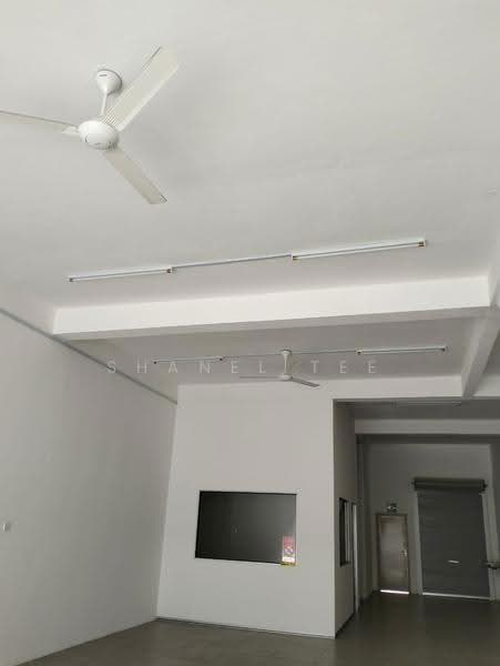 Shop for Rent in Taman Tasik Indah (Kluang) - Shanel Tee - Interior - PropertyGuru.com.my