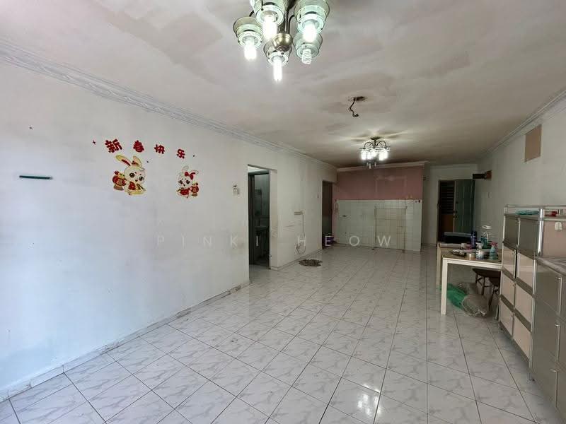 Pangsapuri untuk Disewa di Desa Sri Puteri B - Pinki Heow - Living Room - PropertyGuru.com.my