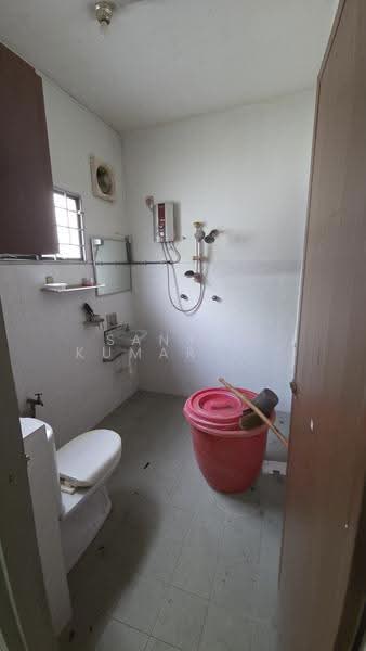 Terraced House for Sale in Usj 2 (Subang Jaya) - Sanjay Kumar Sadananthan - Bathroom - PropertyGuru.com.my