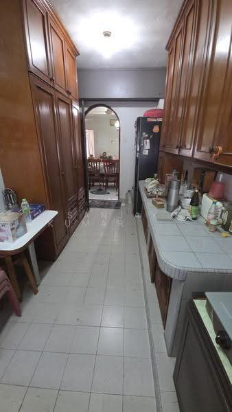 Terraced House for Sale in Usj 2 (Subang Jaya) - Sanjay Kumar Sadananthan - Kitchen - PropertyGuru.com.my
