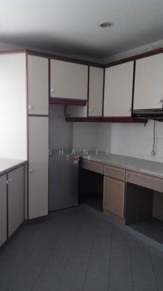 Kondominium untuk Dijual di Pasir Mutiara Condominium - Shanel Tee - Kitchen - PropertyGuru.com.my