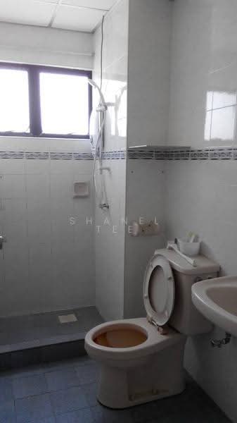 Kondominium untuk Dijual di Pasir Mutiara Condominium - Shanel Tee - Bathroom - PropertyGuru.com.my