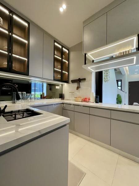 Cluster House for Sale in Shah Alam (Selangor) - Lawrence Chan - Kitchen - PropertyGuru.com.my