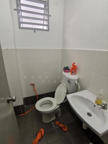 Shop / Office for Rent in Bandar Laguna Merbok (Sungai Petani) - Wong Chun Yian - Bathroom - PropertyGuru.com.my