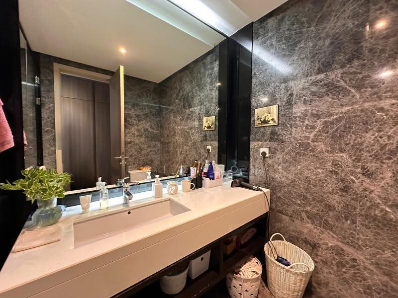 Kediaman Servis untuk Dijual di Straits Residences - Eric Boh - Bathroom - PropertyGuru.com.my