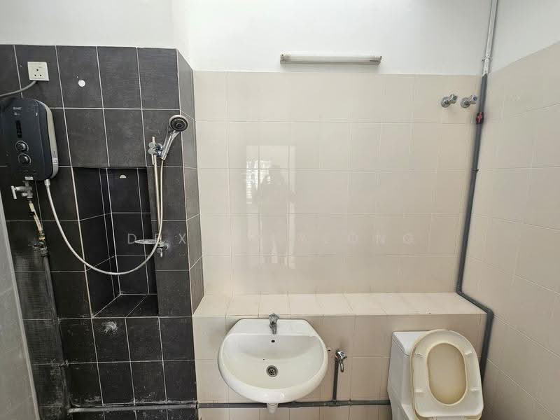 2-storey Terraced House for Sale in Setia Ecohill (Semenyih) - Dexter Yeong - Bathroom - PropertyGuru.com.my