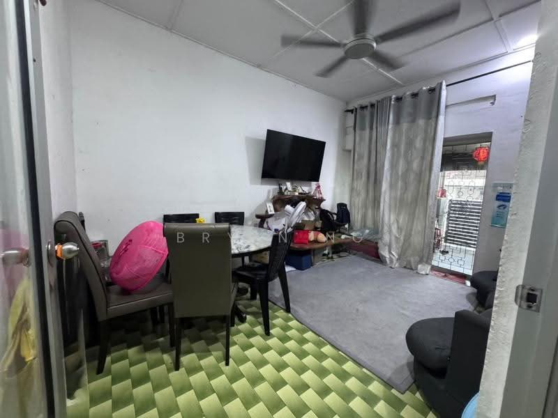 Rumah Teres 1-Tingkat untuk Dijual di Taman Bunga Raya (Setapak) - Bryan Ng - Living Room - PropertyGuru.com.my