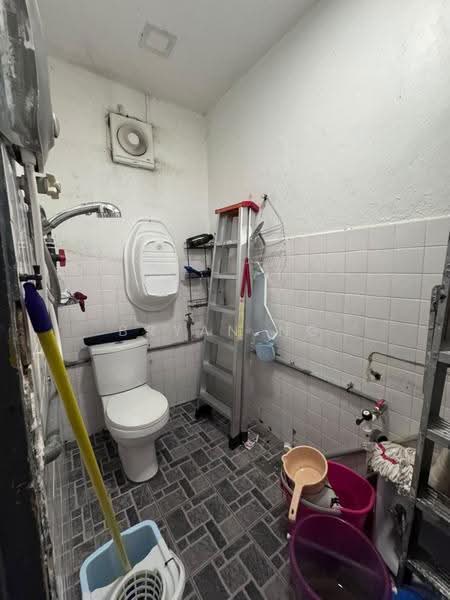 Rumah Teres 1-Tingkat untuk Dijual di Taman Bunga Raya (Setapak) - Bryan Ng - Bathroom - PropertyGuru.com.my