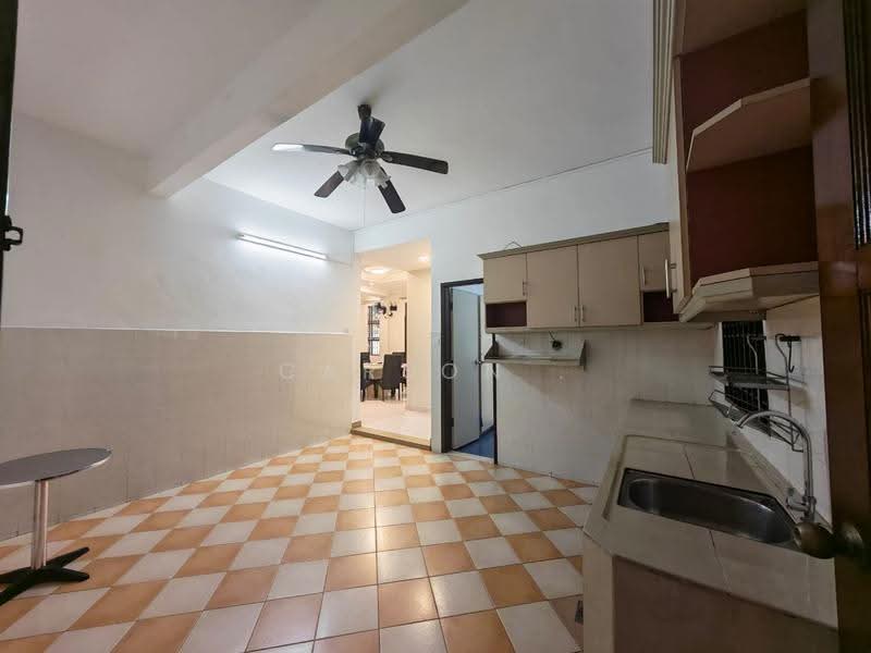 Rumah Teres 2-Tingkat untuk Dijual di Taman Desa Tebrau (Tebrau) - Carson . - Kitchen - PropertyGuru.com.my