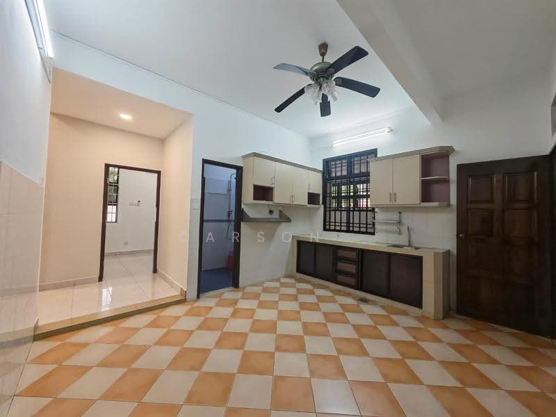 Rumah Teres 2-Tingkat untuk Dijual di Taman Desa Tebrau (Tebrau) - Carson . - Kitchen - PropertyGuru.com.my