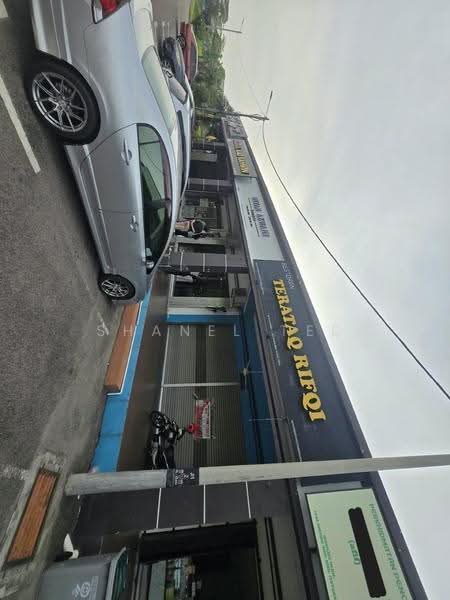 Kedai untuk Dijual di Taman Idaman (Kluang) - Shanel Tee - Exterior - PropertyGuru.com.my