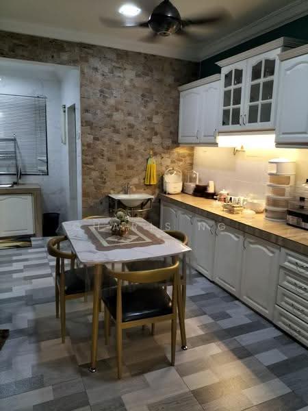 Rumah Teres 2-Tingkat untuk Dijual di Taman Bukit Subang (Shah Alam) - Charis Ng - Kitchen - PropertyGuru.com.my