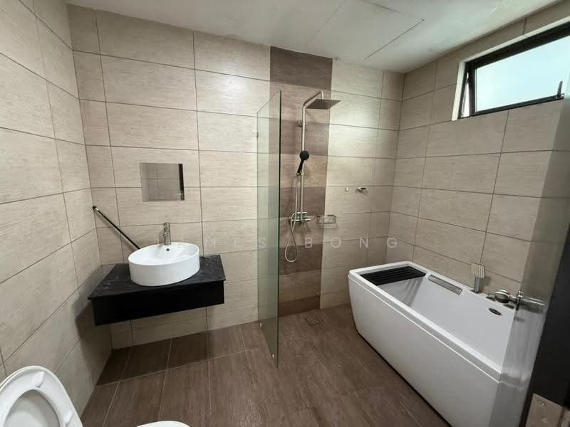 Apartment for Sale at Molek Regency - James Bong - Bathroom - PropertyGuru.com.my