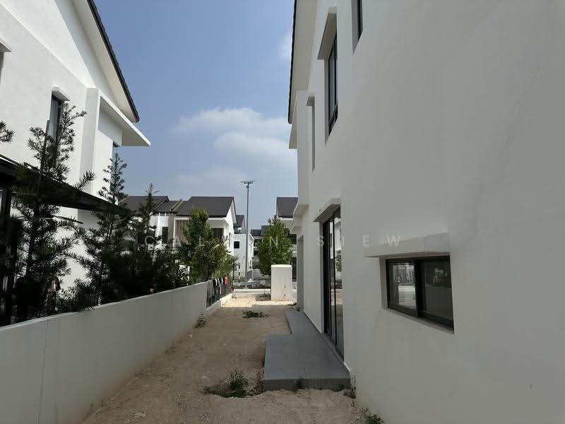 2-storey Terraced House for Sale in Bandar Gamuda Cove (Dengkil) - Calvin Siew - Exterior - PropertyGuru.com.my