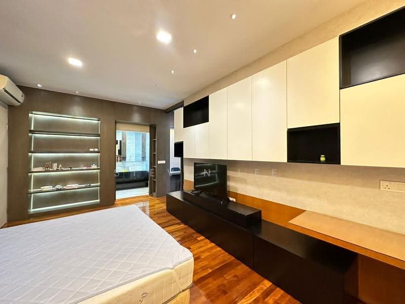 Bungalow House untuk Dijual di Bandar Country Homes (Rawang) - Steven Lee - Bedroom - PropertyGuru.com.my