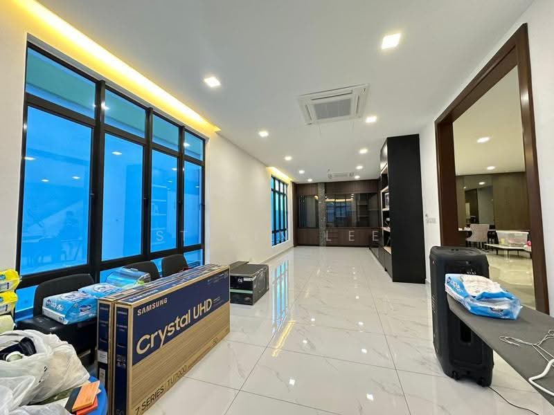 Bungalow House untuk Dijual di Bandar Country Homes (Rawang) - Steven Lee - Living Room - PropertyGuru.com.my