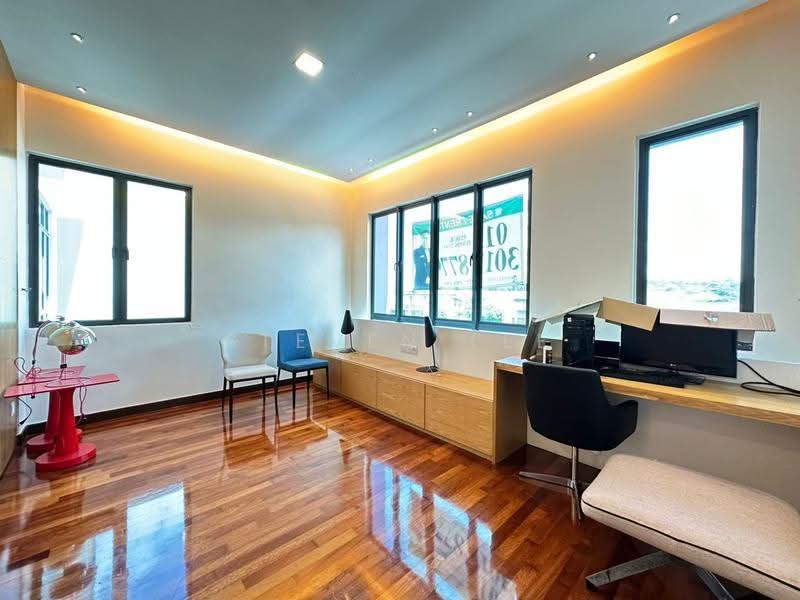 Bungalow House untuk Dijual di Bandar Country Homes (Rawang) - Steven Lee - Study - PropertyGuru.com.my