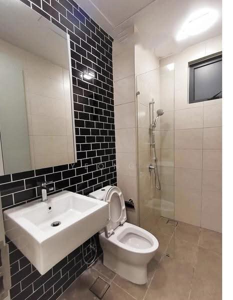 Kediaman Servis untuk Disewa di Union Suites - Yeong . - Bathroom - PropertyGuru.com.my