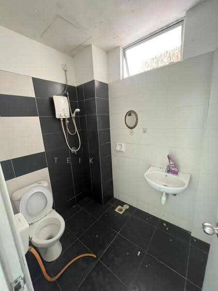 Pangsapuri untuk Disewa di The Twin Residences - Teik Shen - Bathroom - PropertyGuru.com.my