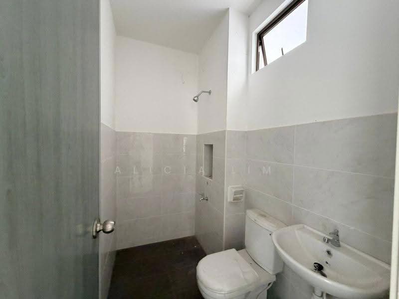 Terraced House for Sale in Skudai (Johor) - Alicia Lim - Bathroom - PropertyGuru.com.my