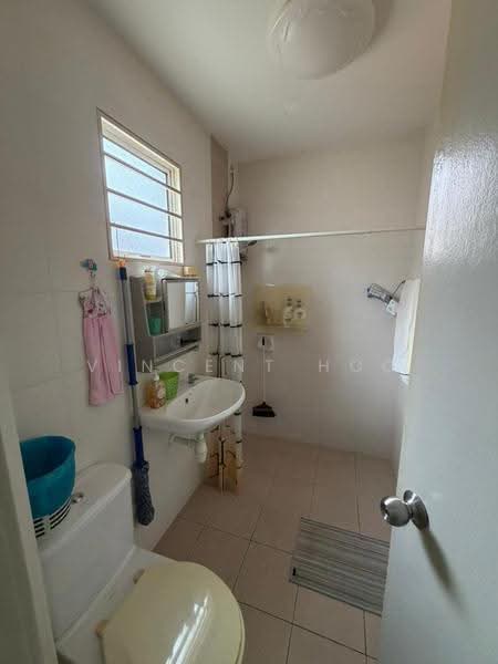 Rumah Teres 2-Tingkat untuk Dijual di TAMAN PUCHONG UTAMA (Puchong) - Vincent Hoo - Bathroom - PropertyGuru.com.my