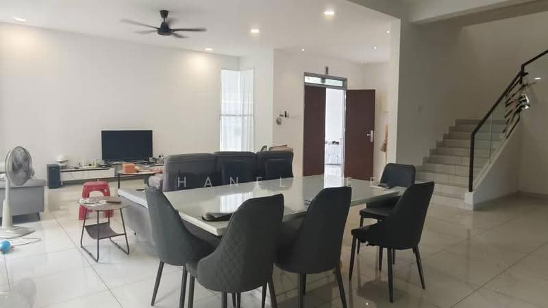 Rumah Berkembar untuk Dijual di Kluang (Johor) - Shanel Tee - Living Room - PropertyGuru.com.my