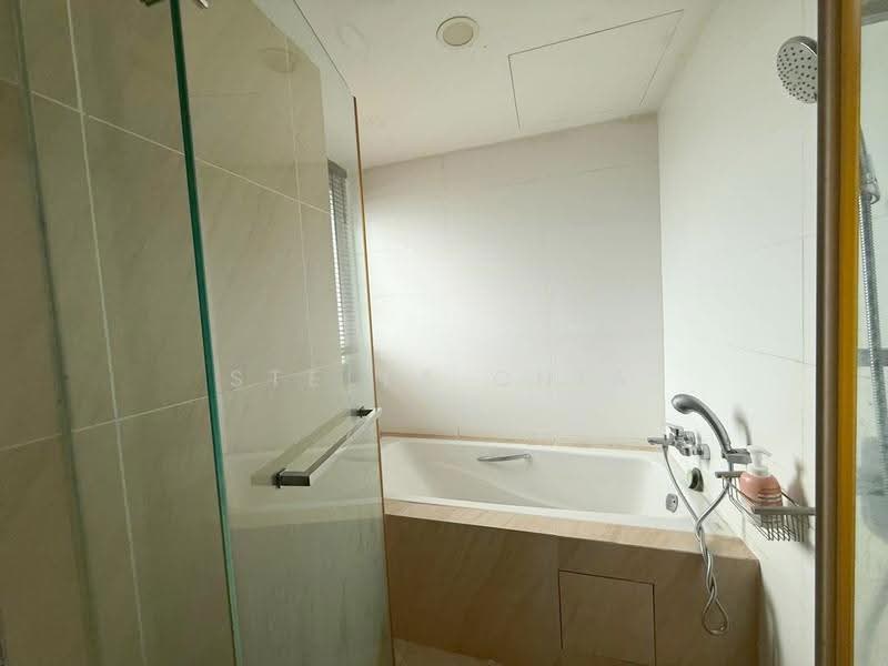 Pangsapuri untuk Disewa di Molek Pine 3 - Stella Chia - Bathroom - PropertyGuru.com.my