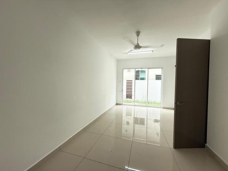 Bungalow House untuk Dijual di Taman Desa Tebrau (Tebrau) - Linz Soh - Living Room - PropertyGuru.com.my