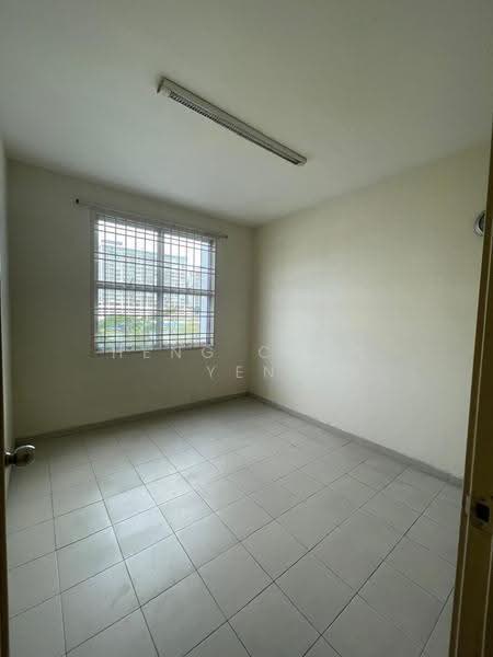 Pangsapuri untuk Disewa di Lake View Suites - Heng Chew Yen - PropertyGuru.com.my