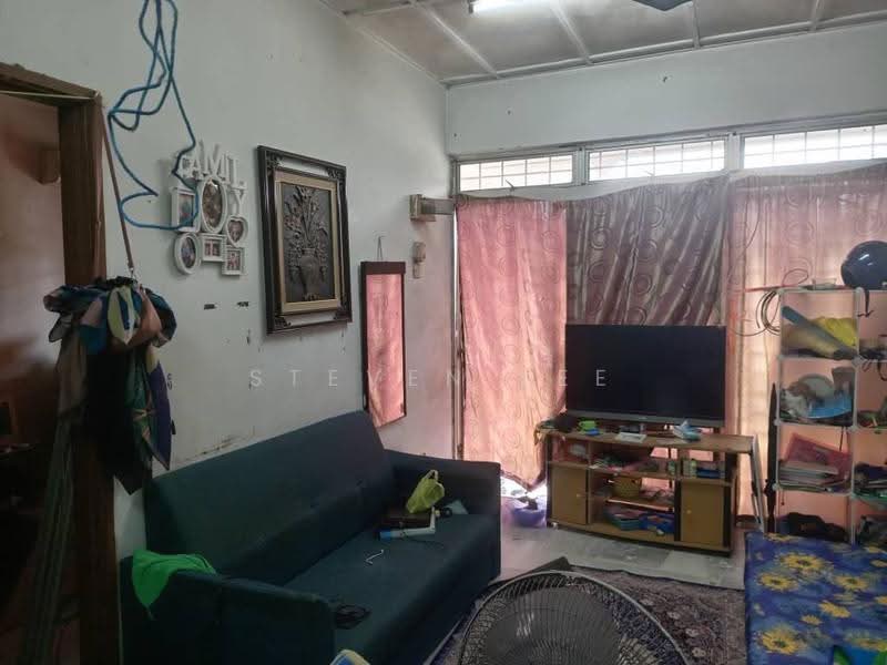 Rumah Teres 1-Tingkat untuk Dijual di Taman Dahlia (Serendah) - Steven Lee - Living Room - PropertyGuru.com.my