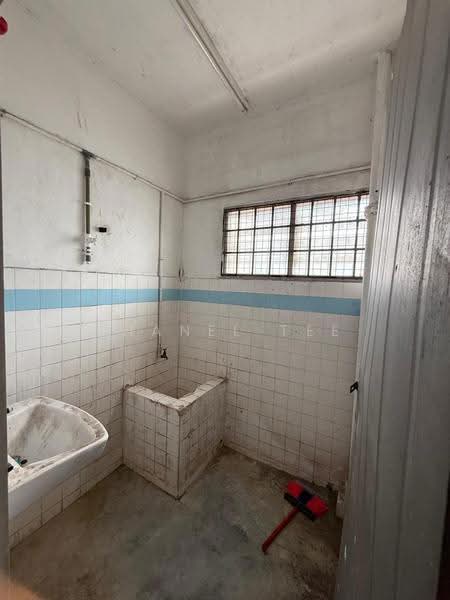 Kedai untuk Dijual di Taman Sri Paya (Kluang) - Shanel Tee - Interior - PropertyGuru.com.my